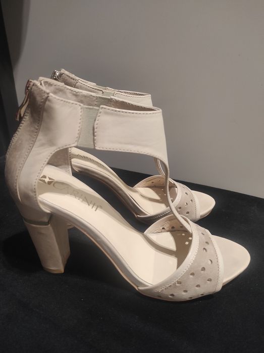 Sandały skórzane damskie na słupku