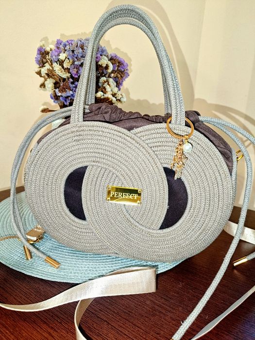 Сумочка із якісного бавовняного шнура кольору капучино.