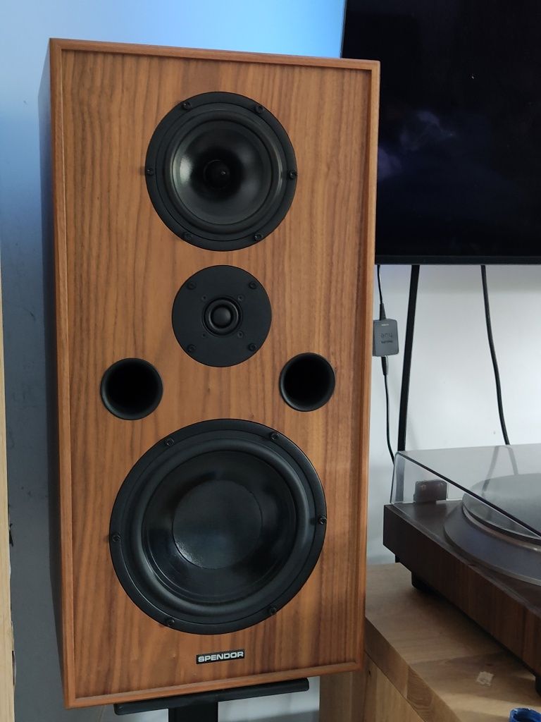 Kolumny 3 drożne spendor classic 1/2 kolor wallnut