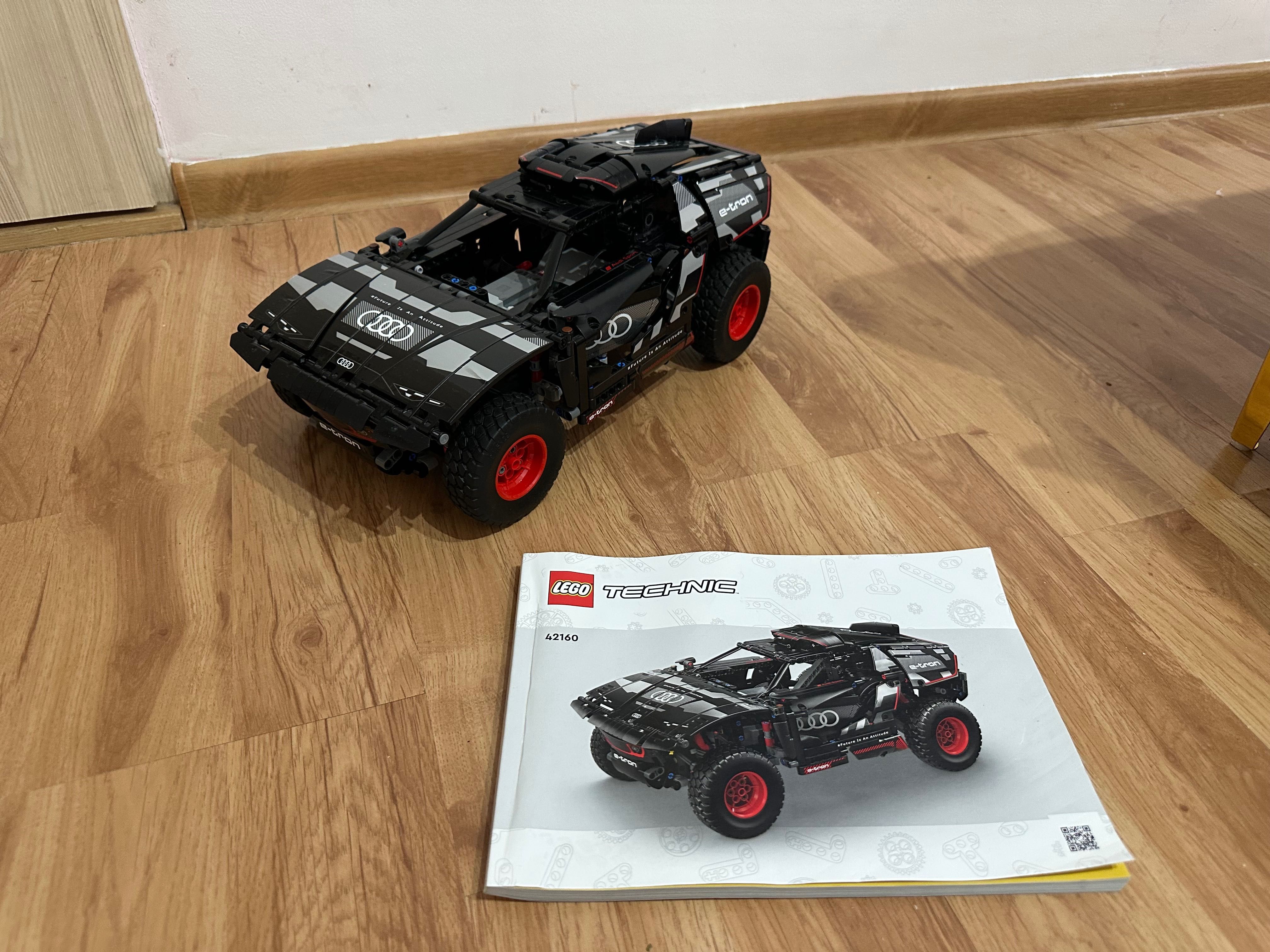 LEGO TECHNIC 42160 Audi E-tron Control Plus