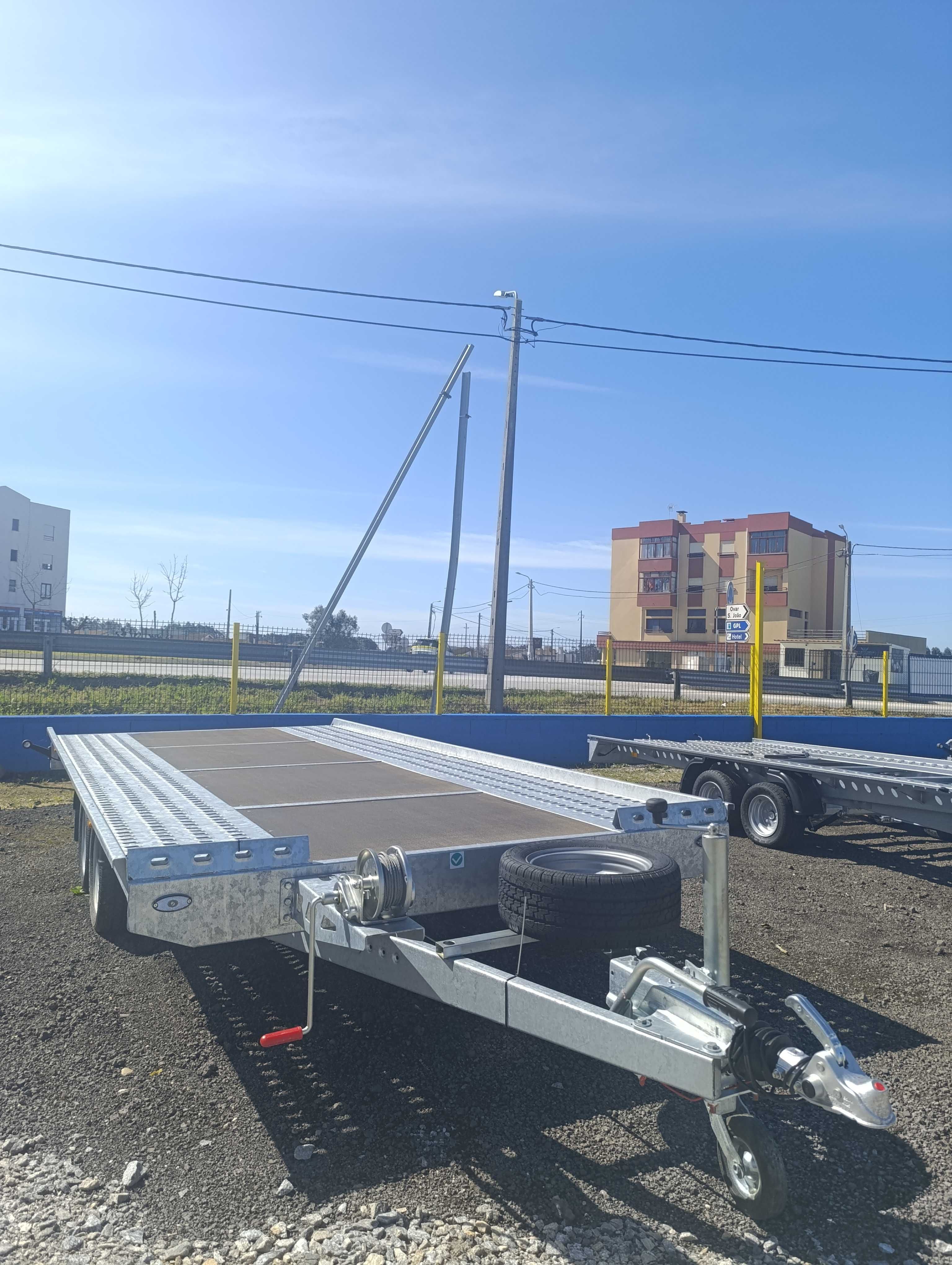 ATRELADO TRANSPORTE AUTOMÓVEIS 4,50 x 2,10 PB 2700, CARREGA 2T