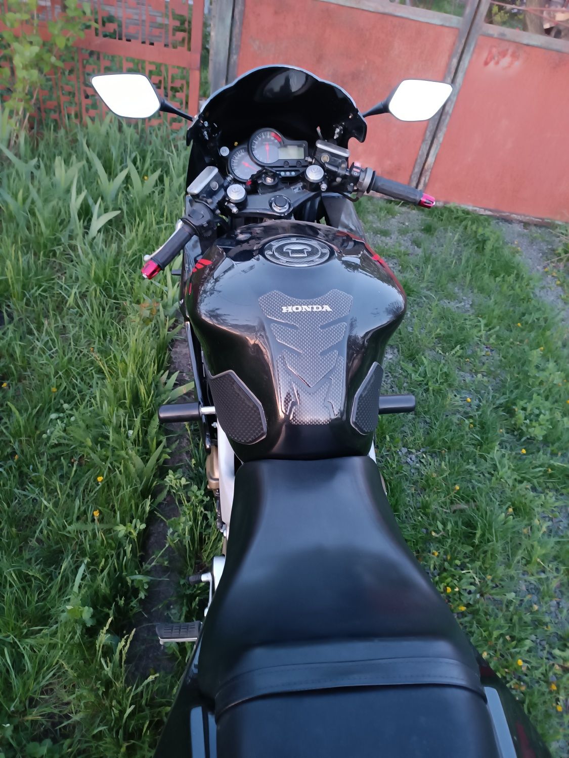 Продам HONDA VTR1000F