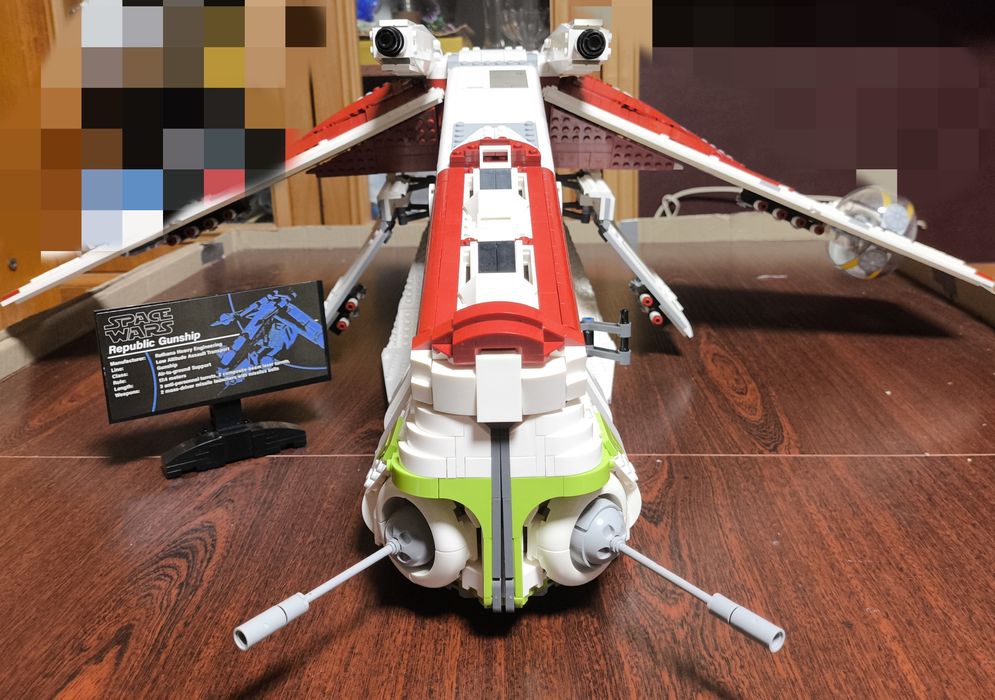 Конструктор Space Wars схожий з Star Wars 75309