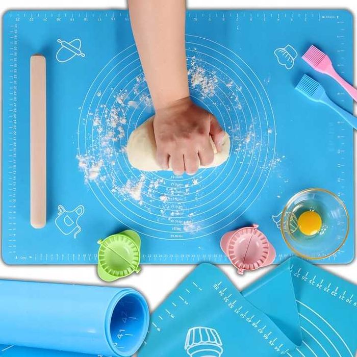 Stolnica KUCHENNA SILIKONOWA MATA Kuchenna z MIARAMI 50x40cm Niebieska