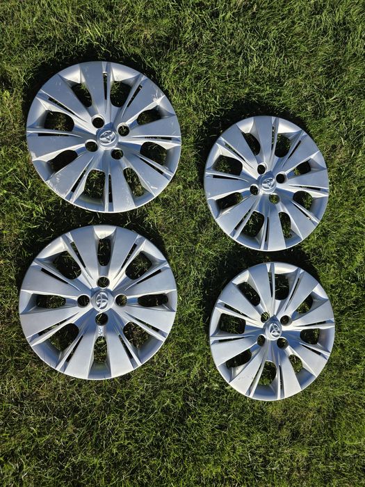 4 kołpaki Toyota oryginalne 16 cali