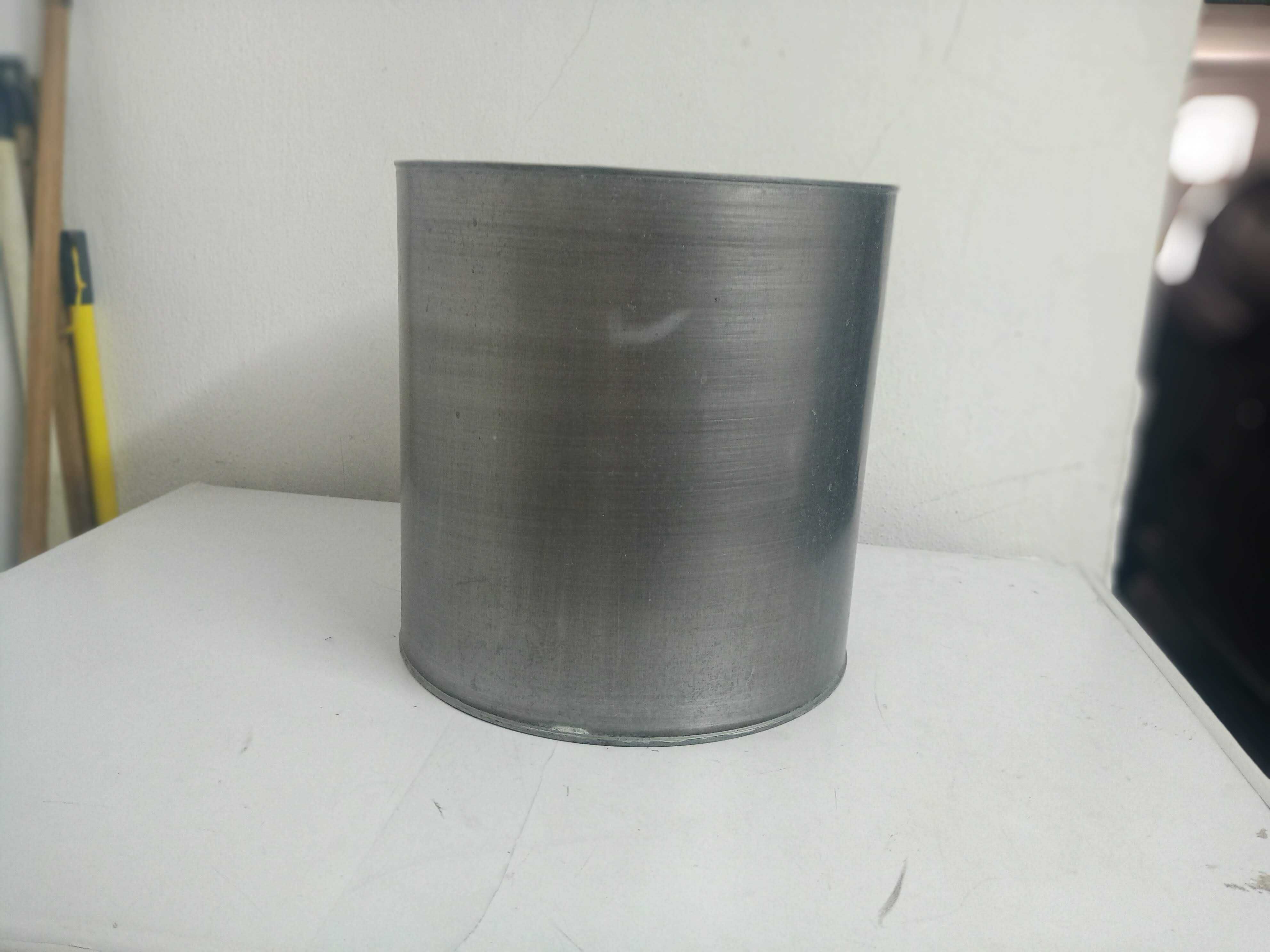 Vaso de latão prateado