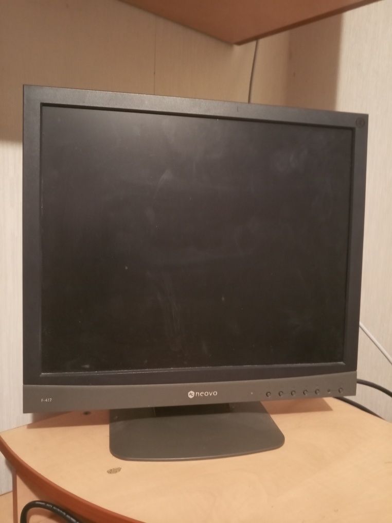 Продаю мониторы .