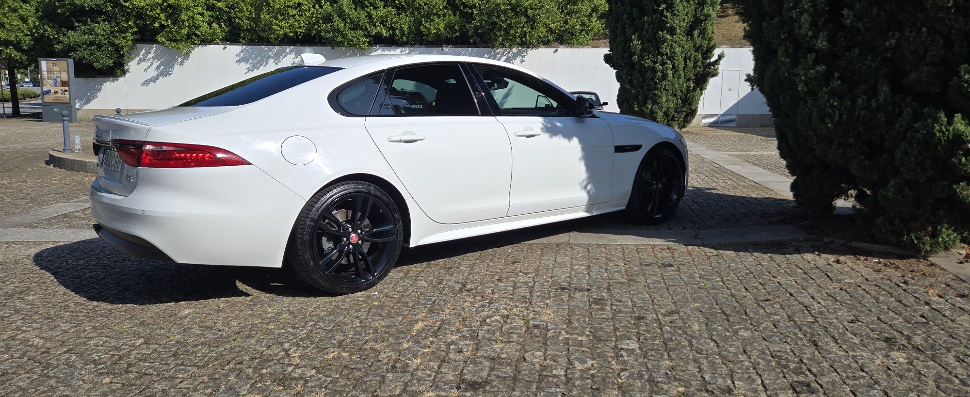 JAGUAR XF AUT. 2.0d 190cv - R SPORT - 2016 - FULL EXTRAS - C/Novo