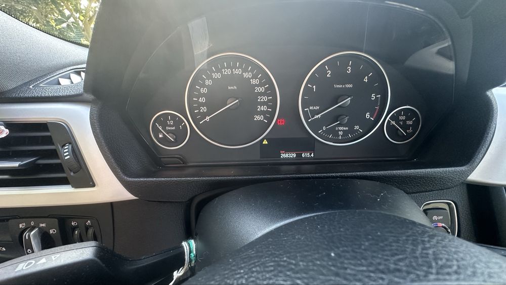 Vende se BMW 318 de 2013