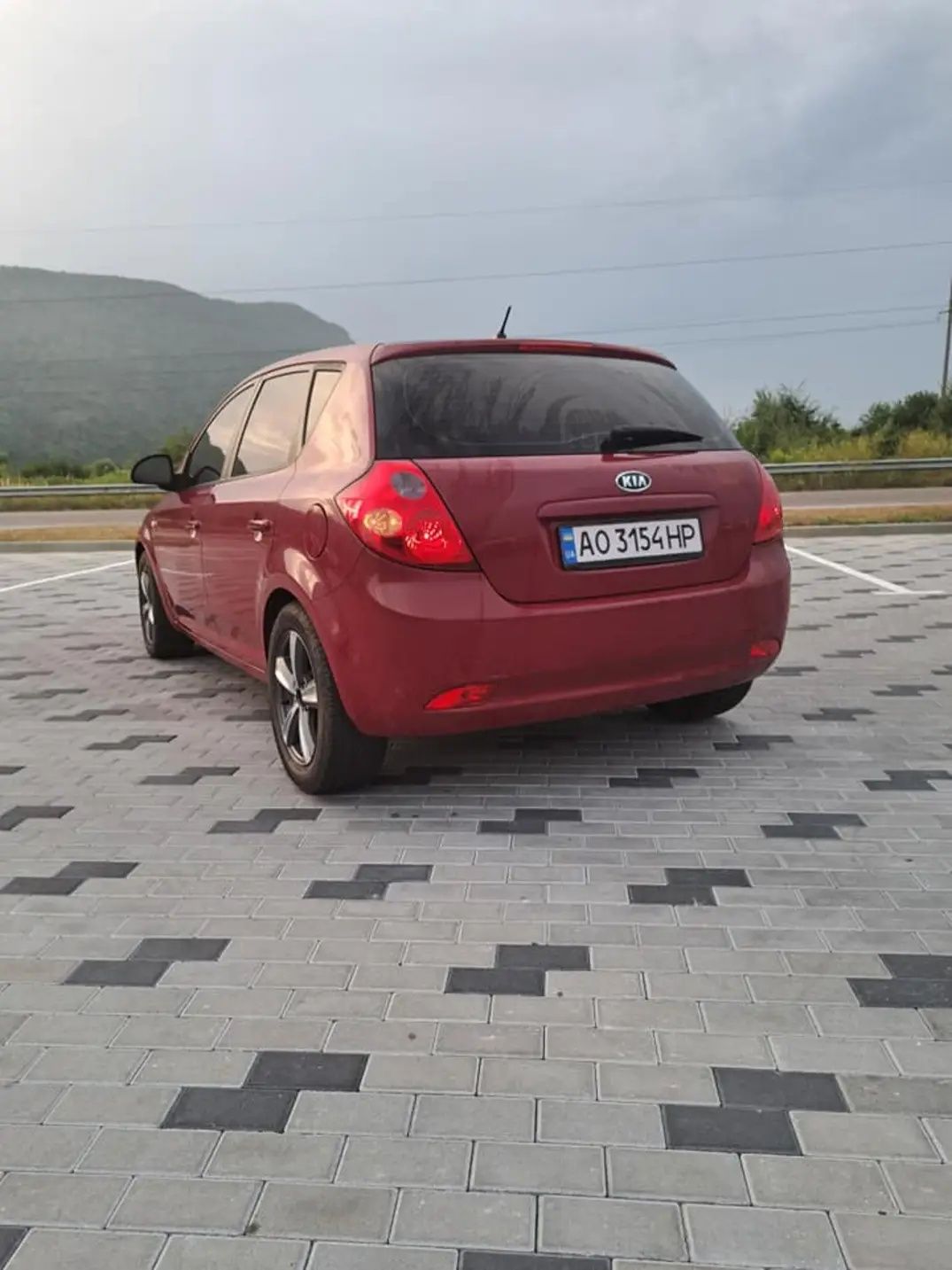 Продам срочно кія сід 1.6 бензин