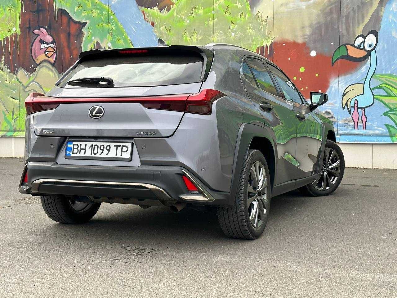 Lexus UX 2021 рік