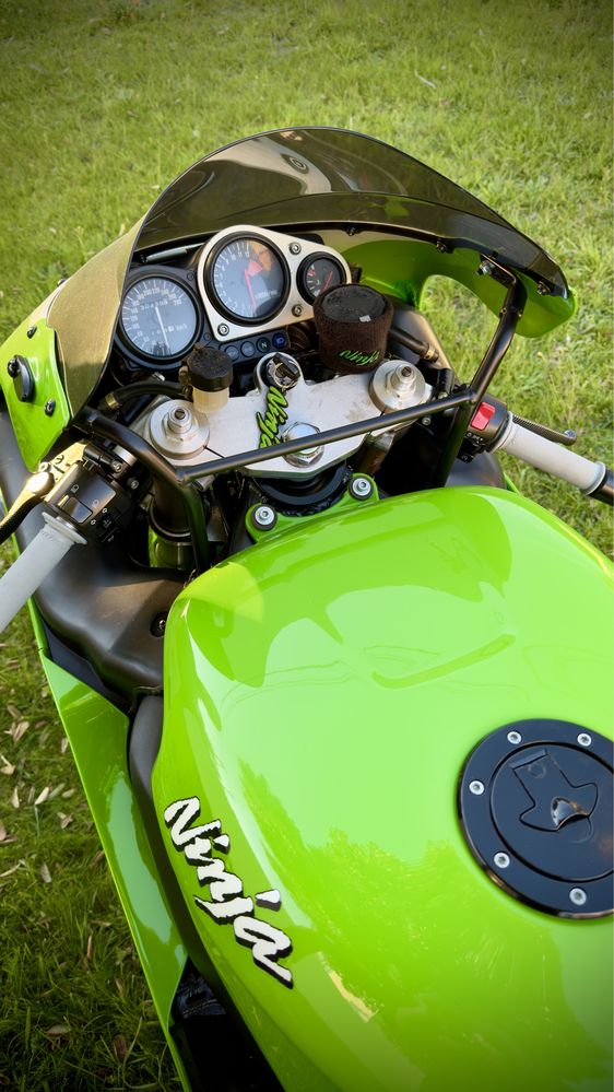 Kawasaki ninja zx7 r