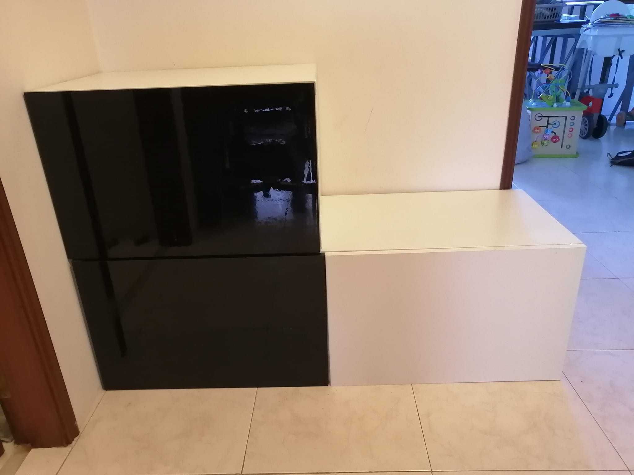 Várias estantes e armários BESTÅ IKEA a partir de 10€