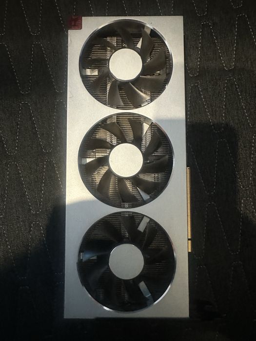 Відеокарта AMD Radeon VII 16Gb HBM2