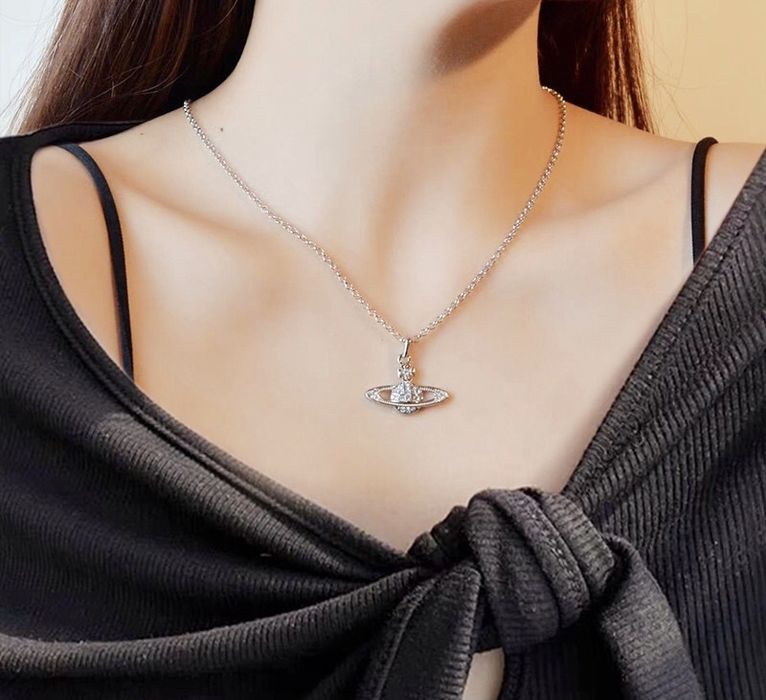 Підвіска Vivienne Westwood