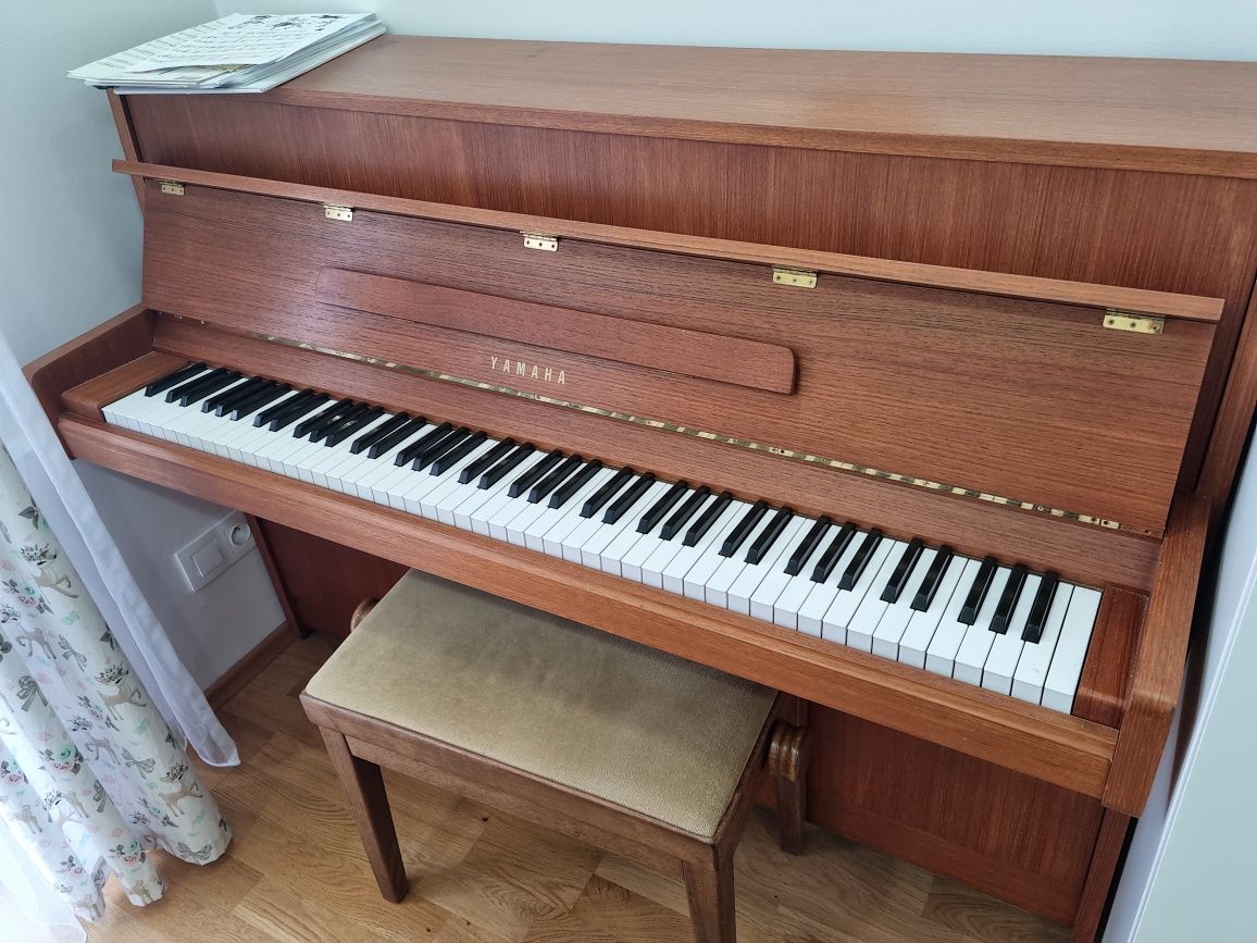 Pianino Yamaha r.1975