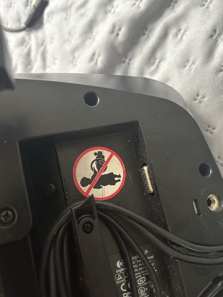 Vendo g27 com caixa