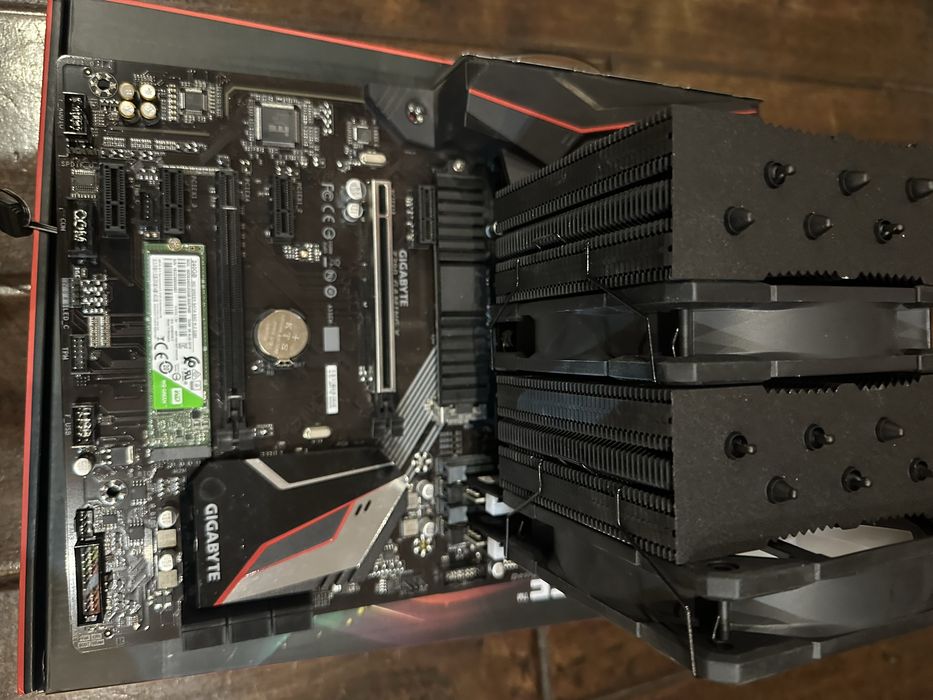 Комплект материнская плата z390+i5 9600k+16 gb ddr4 + m.2 nvme