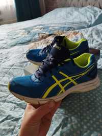 Кросівки чоловічі asics 40 розмір