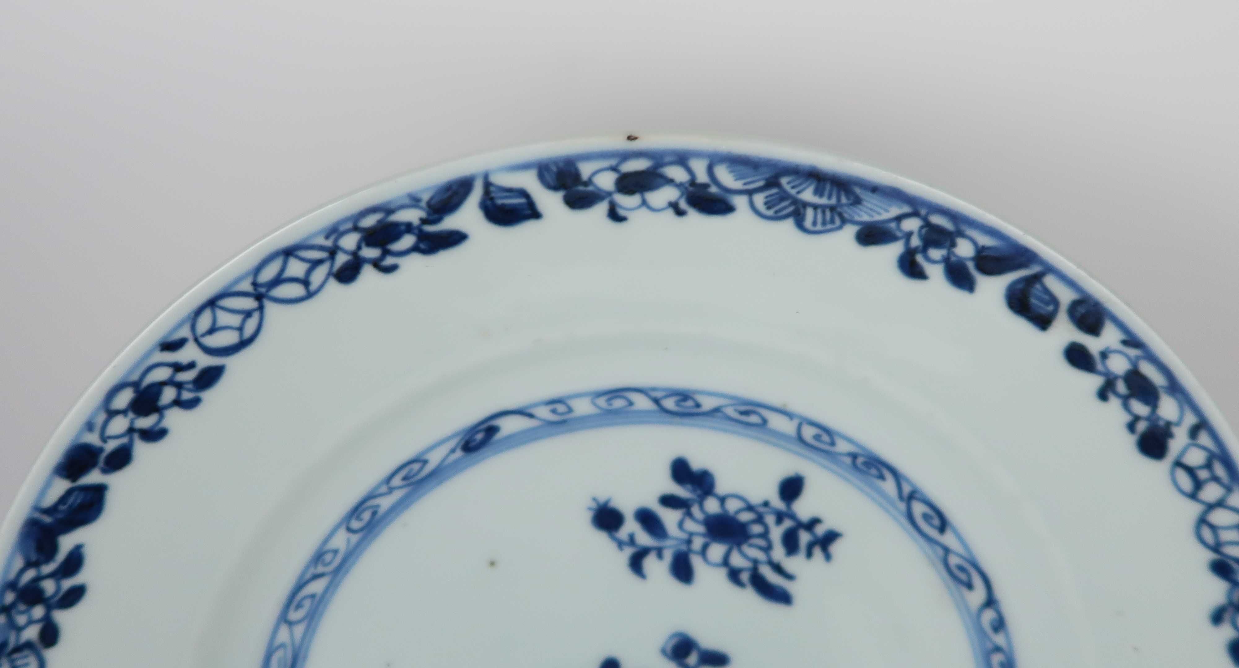 Prato Porcelana Azul e Branca da China, Séc. XVIII - Flores