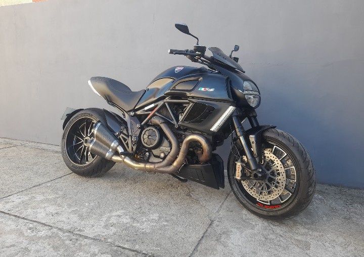 Ducati Diablo black edition (Aceito trocas para facilitar o negócio)