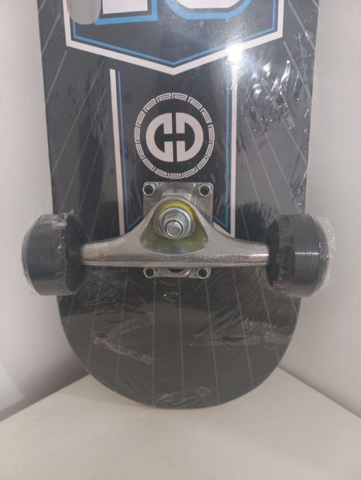 Skate Novo _ ainda plastificado -> prenda de aniversário / natal