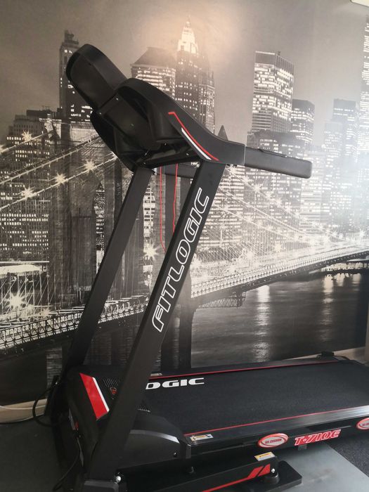 Бігова доріжка FitLogic Т710Е Орбітрек