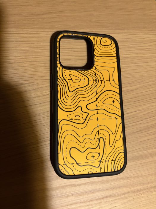 capa dbrand iphone 16 pro