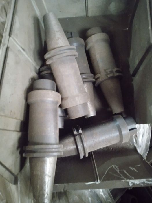 Vários cones para venda