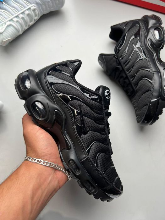 Nike tn pretos novos