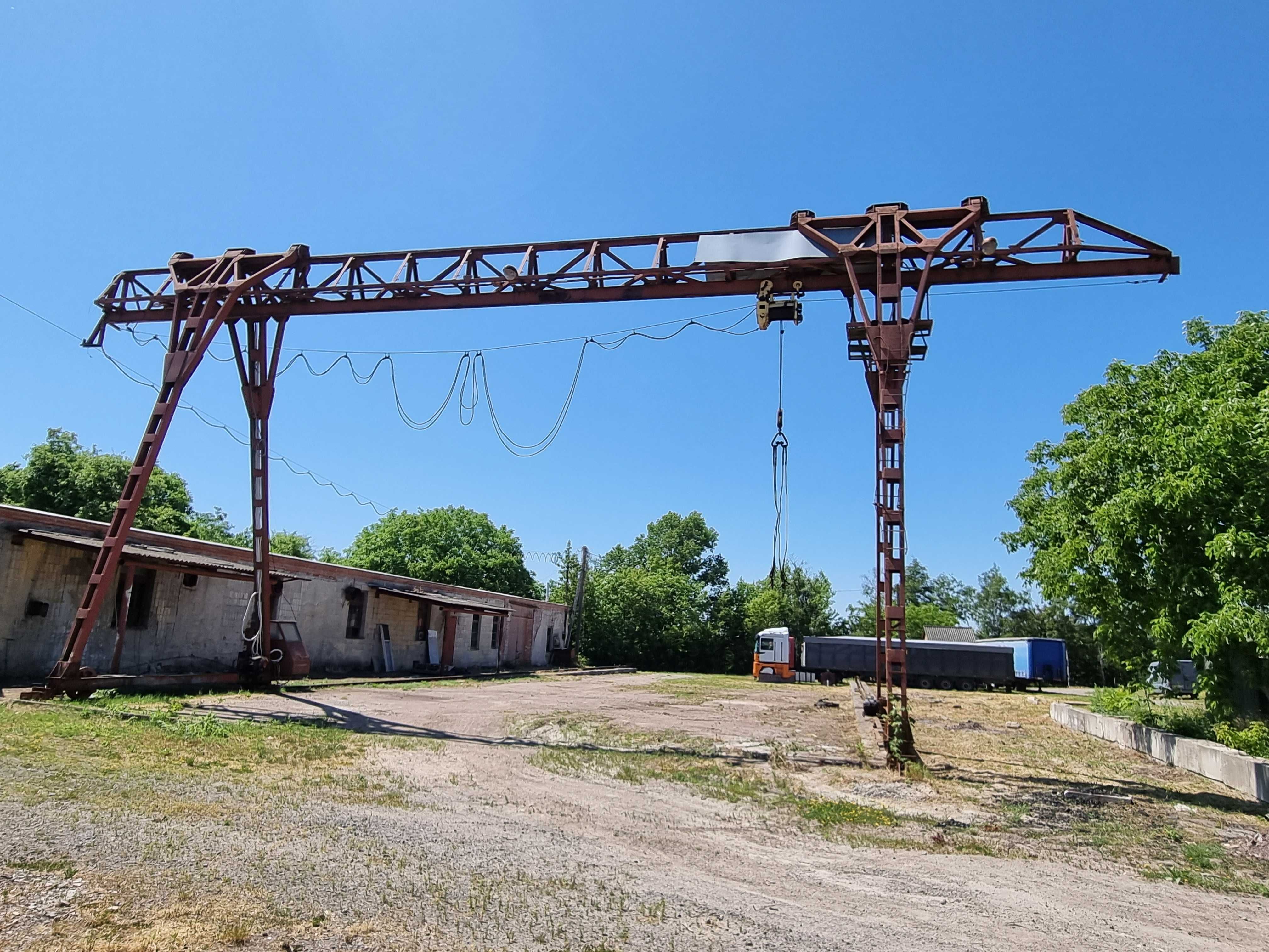 Продам виробниче приміщення гараж територія з козловим краном