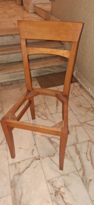 Cadeiras em Cerejeira (só estrutura)