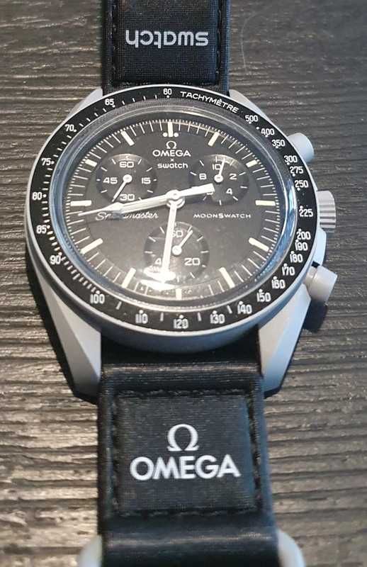 Omega x Swatch SO33M100 Kosmiczny Styl i Wytrzymałość Bioceramiki