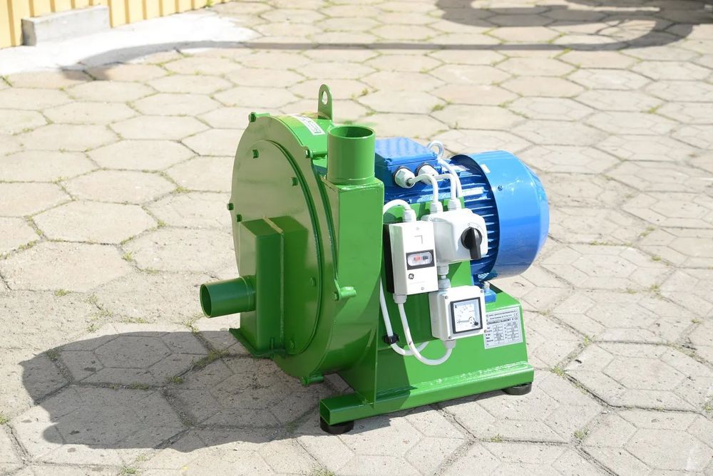 Śrutownik Rozdrabniacz bijakowy ssąco – tłoczący M-Rol H122 o mocy 11kW