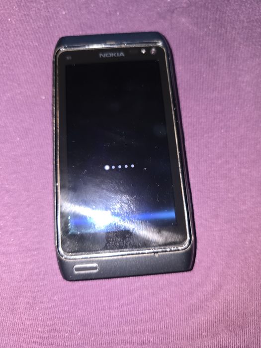 Sprzedam sprawny telefon Nokia N8 bez simlok  ładowarka