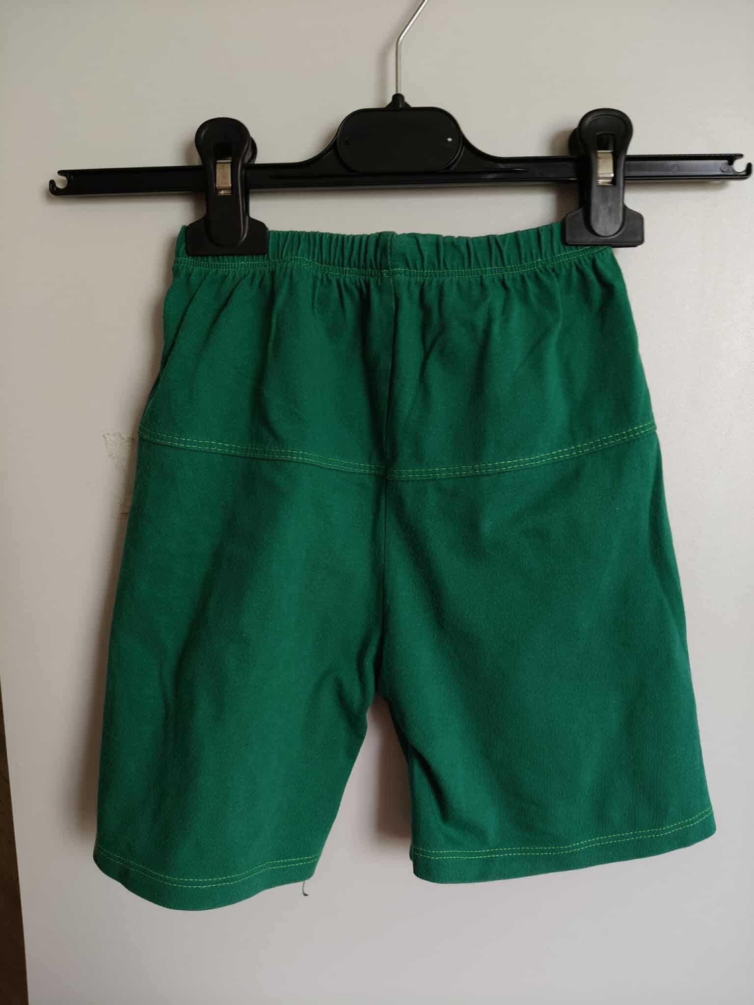 Spodenki, szorty na szczupłego chłopca Mrofi r. 104