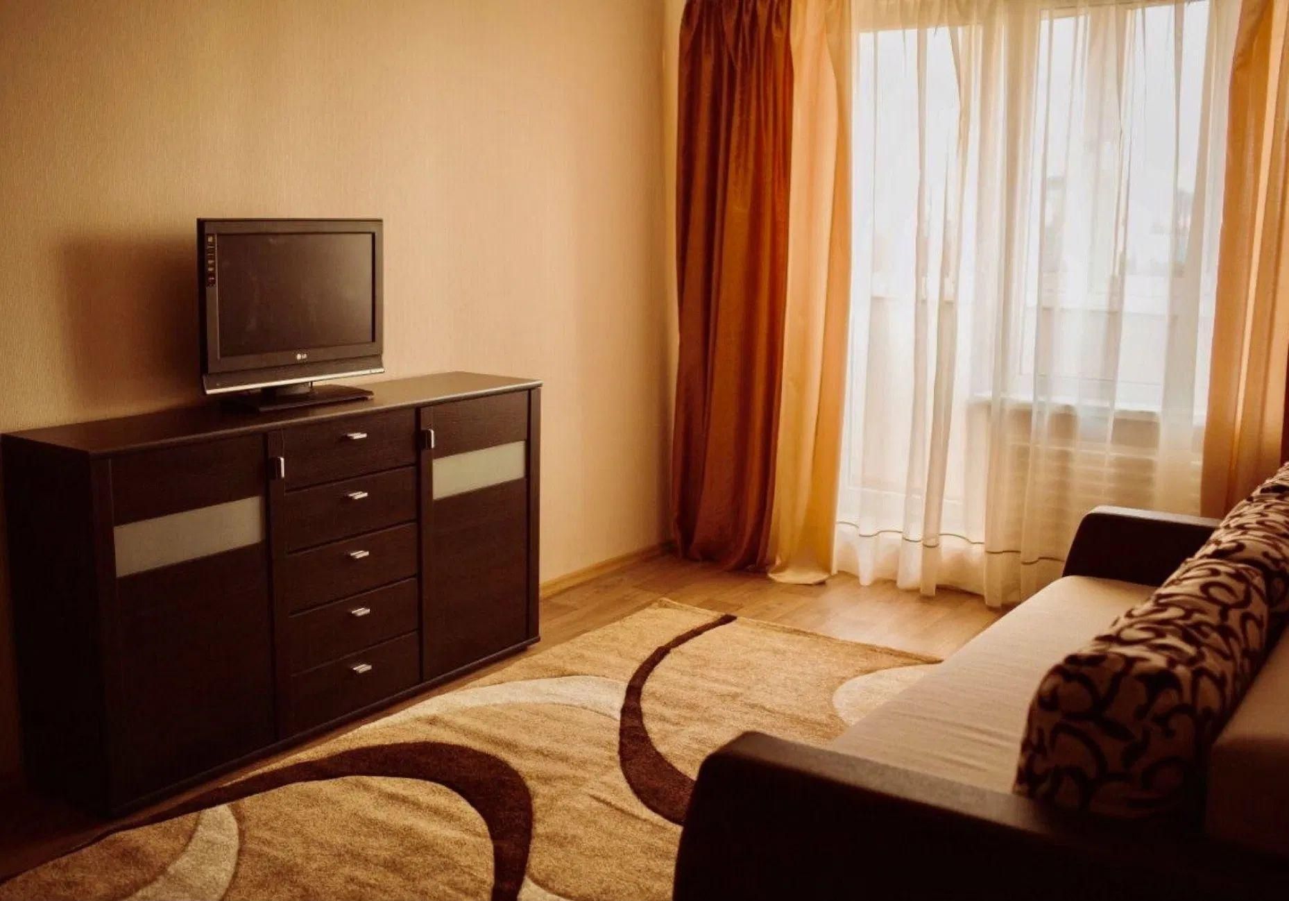 Продам 1-но кімнатну чешку з ремонтом, 7хв. до метро