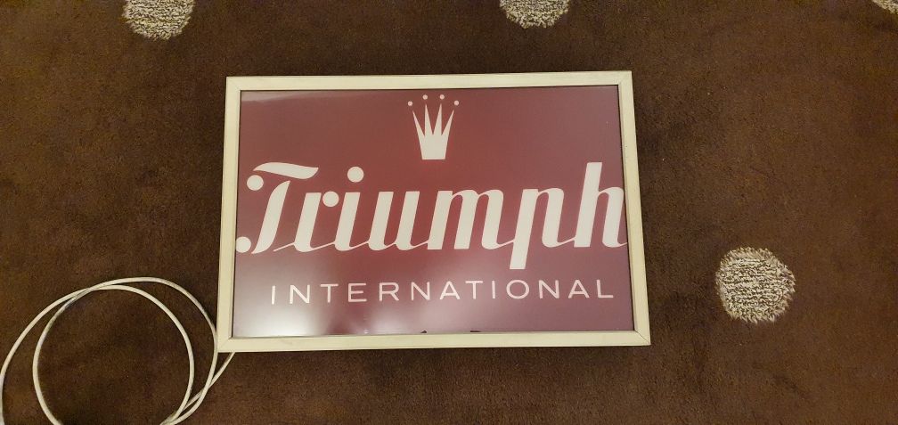 Reclame luminoso Triumph Lingerie vintage