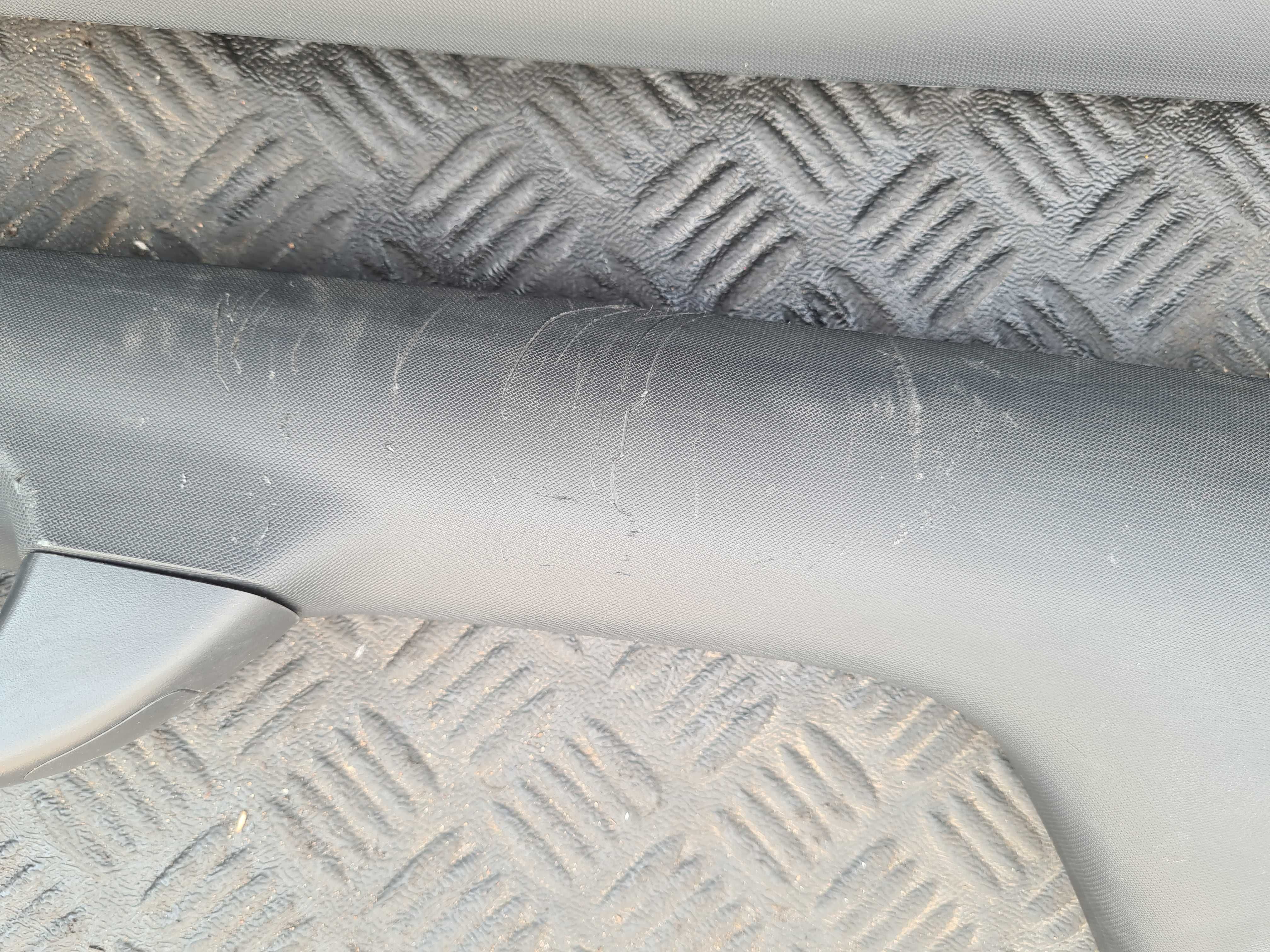 Ford Ranger V 3.2 16r poszycie słupka przód uchwyt rączka lewa prawa