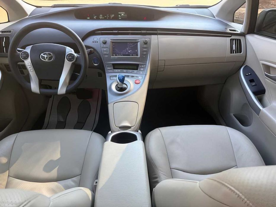 Toyota Prius      2015