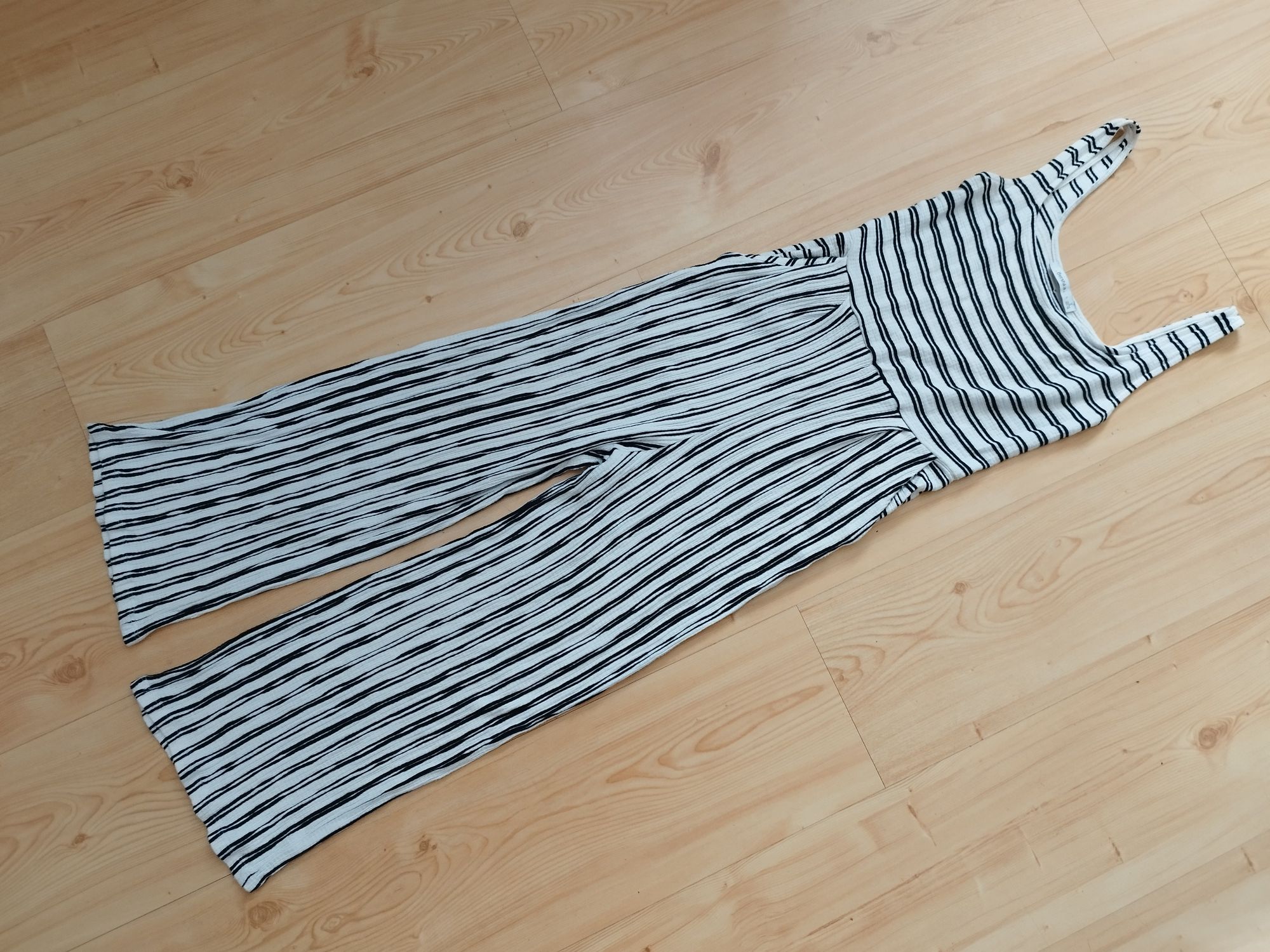 Bershka Prążkowany kombinezon S