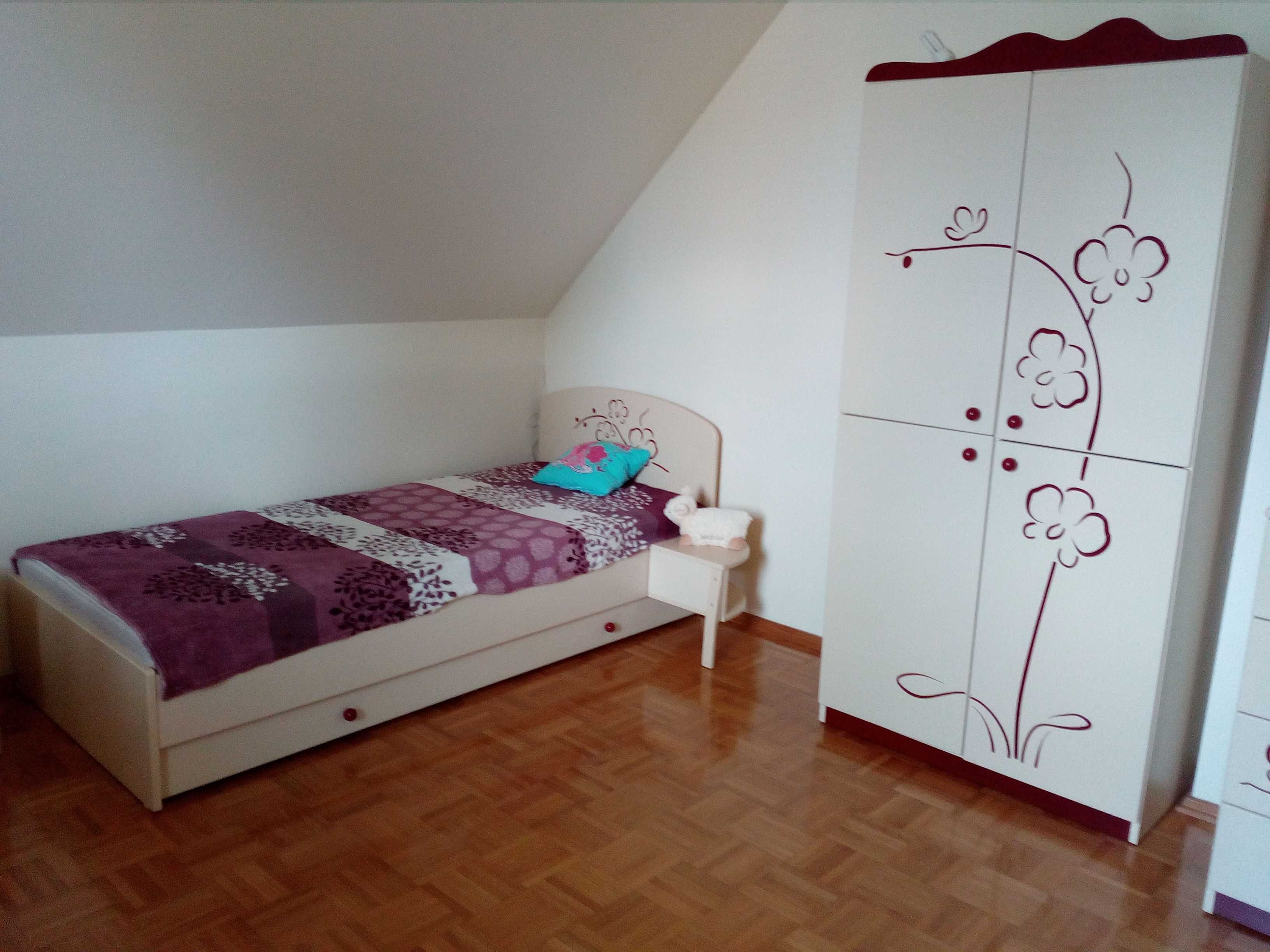 Meble Meblik + łóżko z materacem.Komplet mebli dla dziewczynki,gotowy.