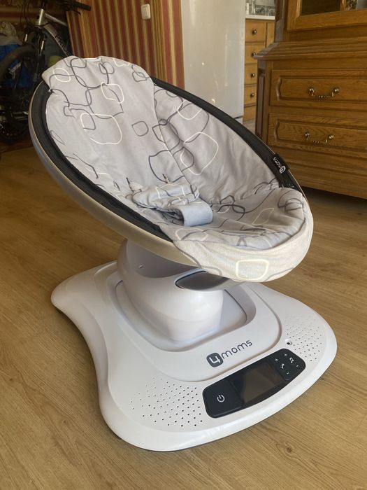 Заколисуючий центр крісло-гойдалка 4MOMS mamaRoo 4.0