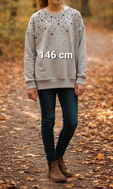 Fajna cieplutka szara bluza w czarne gwiazdki 146 cm
