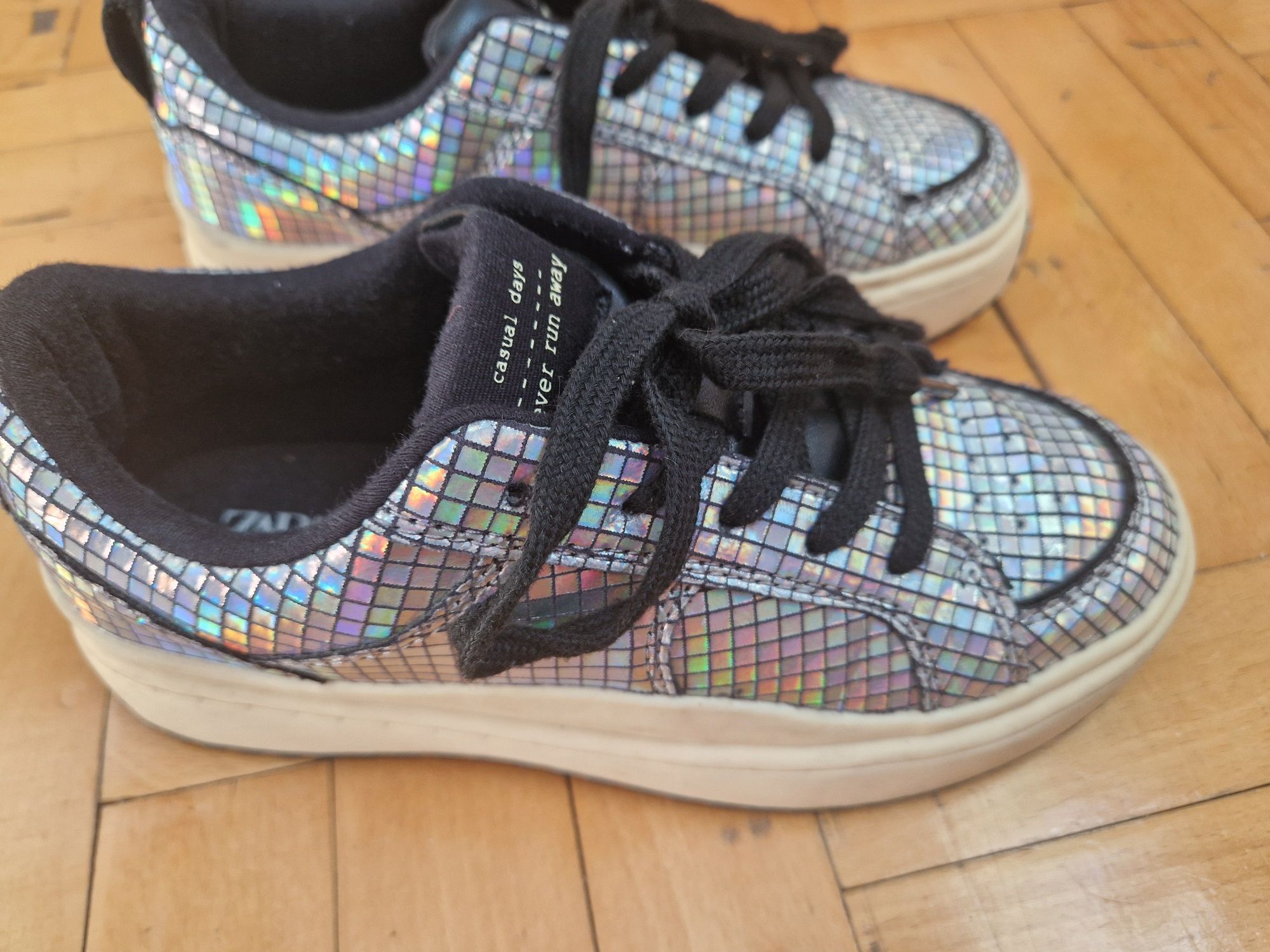 Buty Zara, r. 34, metaliczne, kula disco