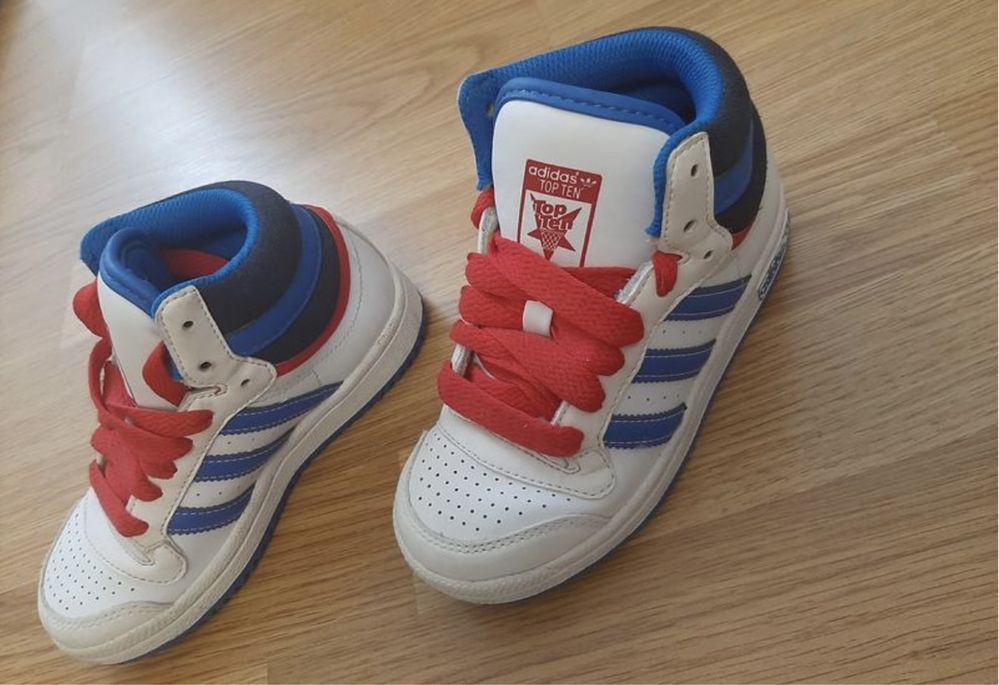 Кроссовки adidas