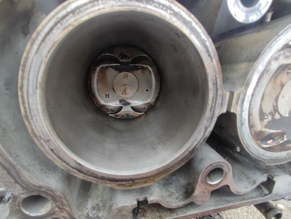 Blok silnika wał korbowy Subaru impreza Forester 4     2.0benzyna FB20