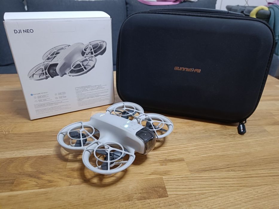 Dron DJI Neo + DJI care+ torba