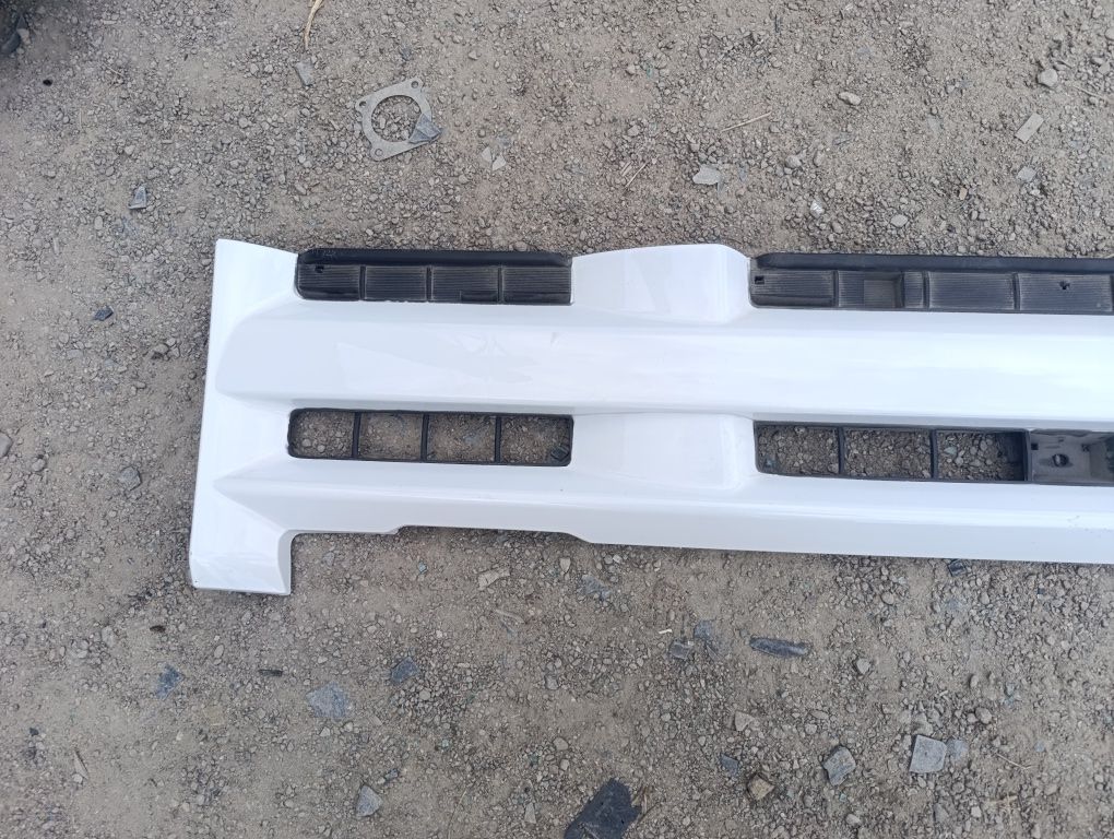 Решетка радиатора ISUZU NPR 75 NQR 90 NLR 700P Новая Деф