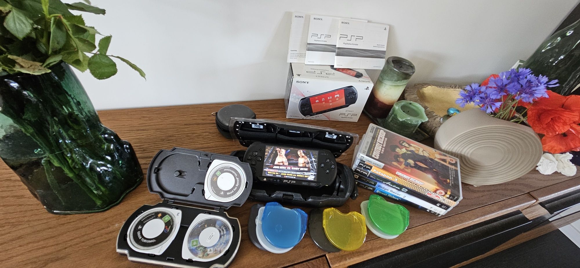 Psp street komplet z papierami i grami i filmem w bardzo ładnym stanie